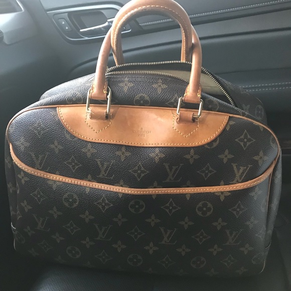 Louis Vuitton Handbags - Louis Vuitton Deauville